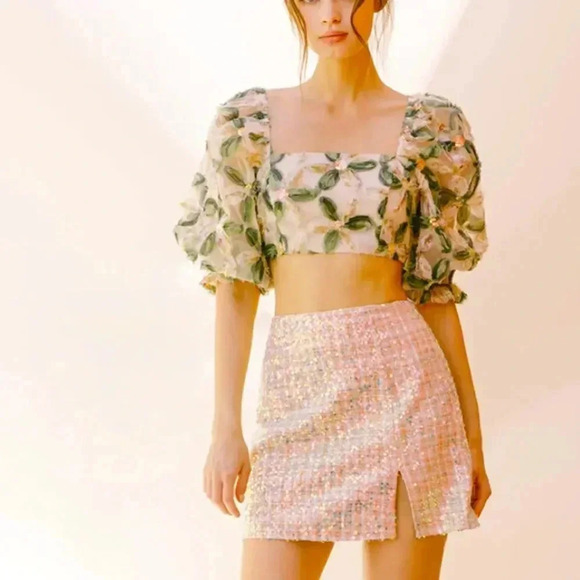 STORiA IVORY AND SAGE SEQUIN BABY DOLL CROP TOP WITH PUFF SLEEVES SIZE SMALL - Picture 1 of 15